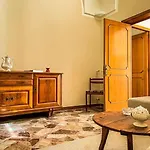 Maison Li Signuri * Μάλιε