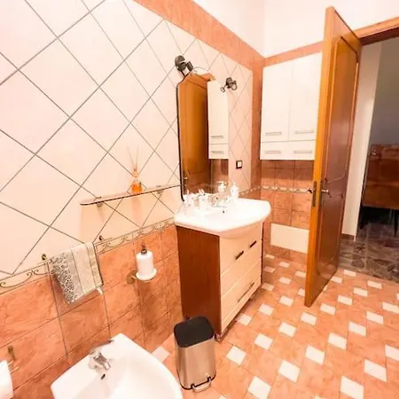 Holiday home Maison Li Signuri